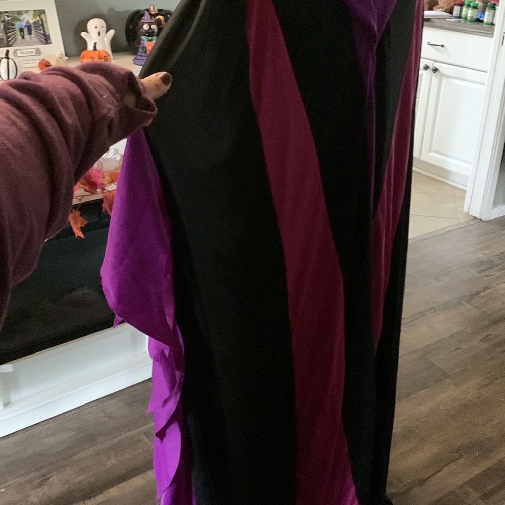 Malifesent costume . - Picture 3 of 3